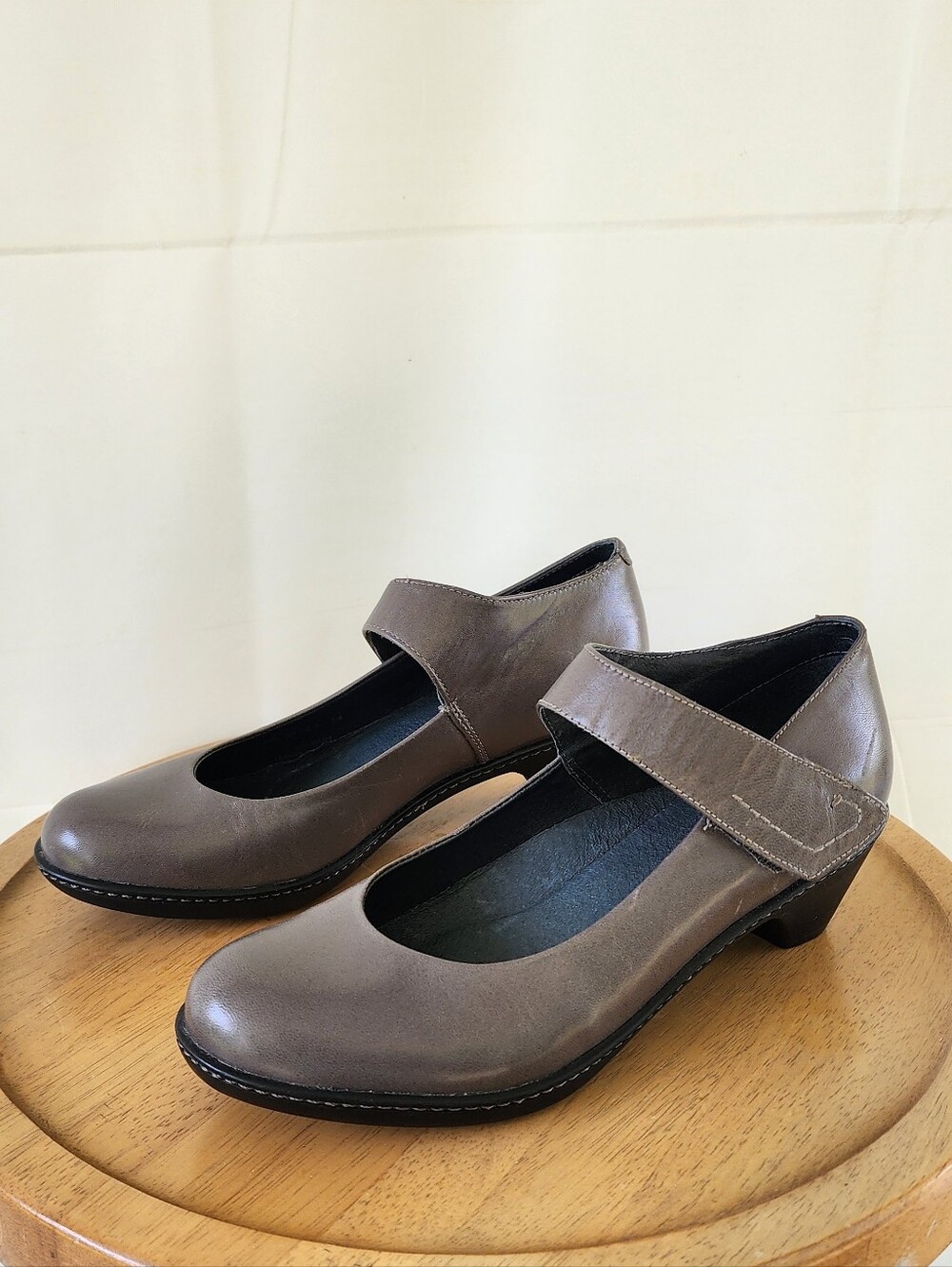 Dansko Bess Leather Gray Mary Jane Pump